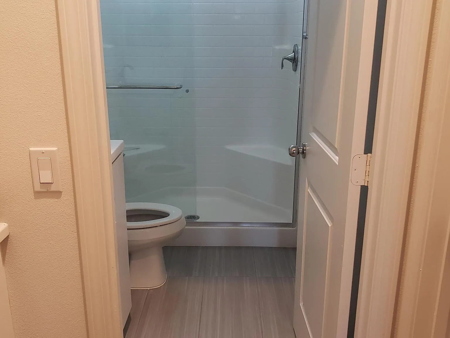 1 bed, 105 sqft, $1,050 — Photo 3