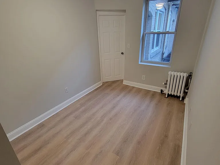 224 Hanover St #11A — Photo 18