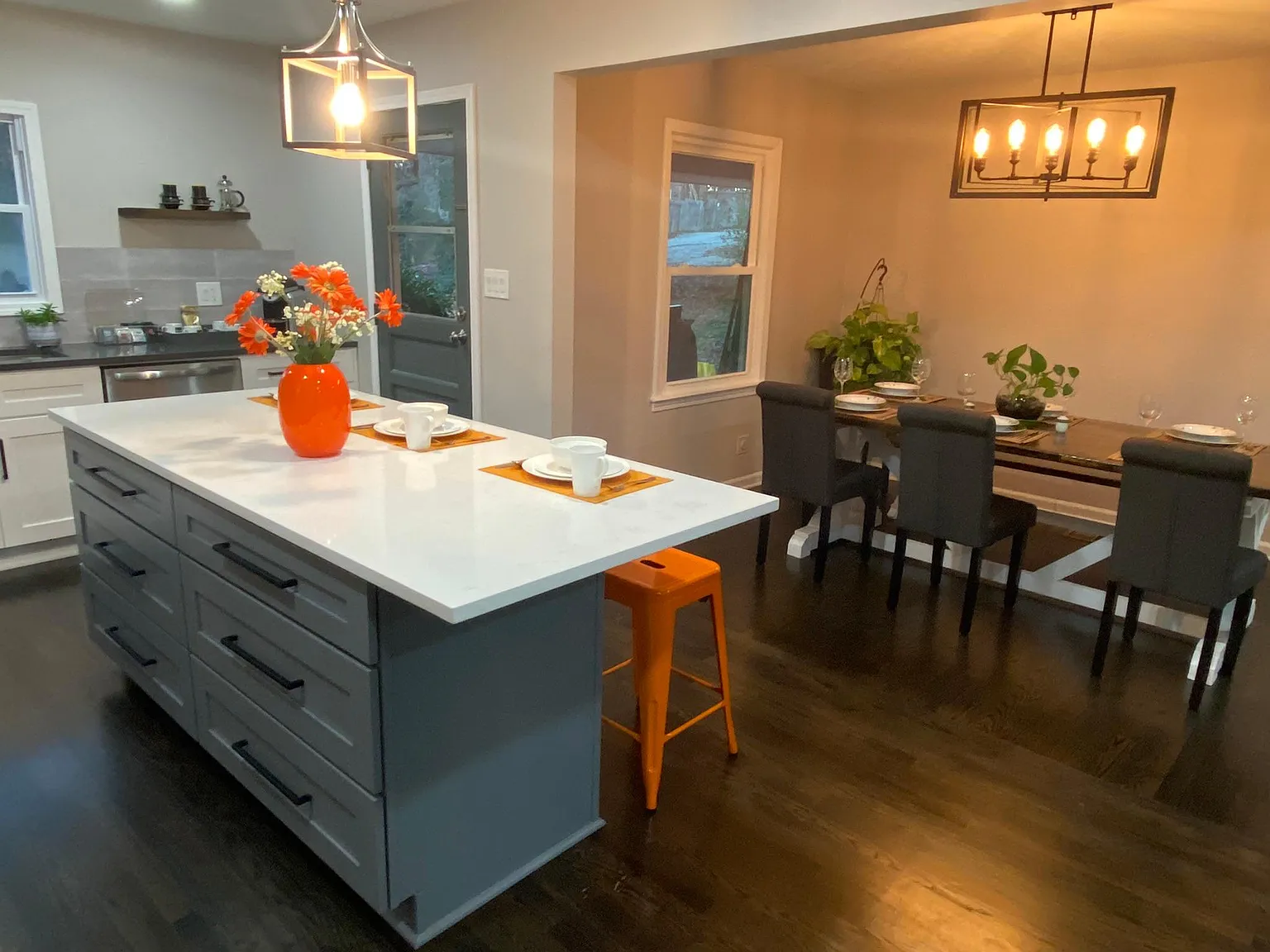 5 bed, 2000 sqft, $2,600 — Photo 3
