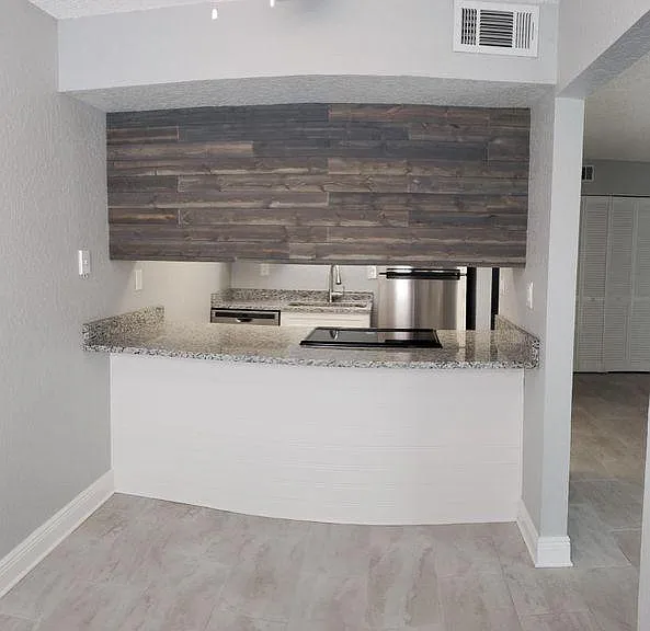 133 Bristol Ct — Photo 9