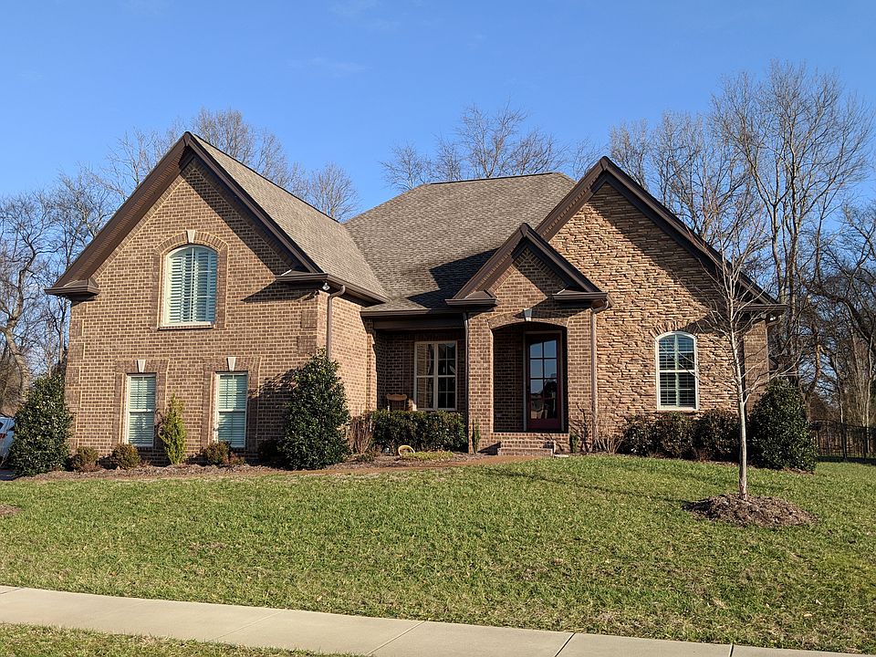 1st image of 107 Thornwood Pl