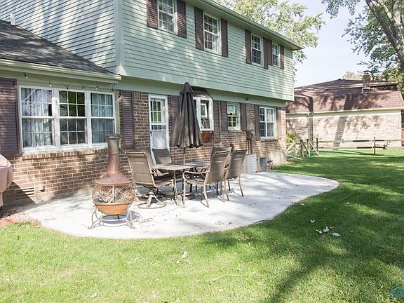 3rd image of 953 Bexley Dr
