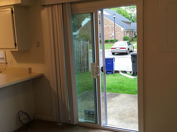 5th image of 5112 Radcliffe Cir