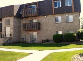 2341 Bicentennial Ave APT 10, Crest Hill, IL 60403