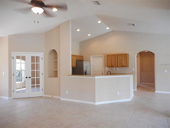 3rd image of 2596 N San Mateo Dr