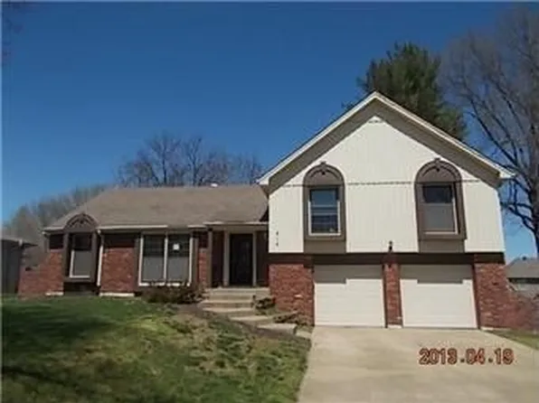 818 W 122nd St, Kansas City, MO 64145