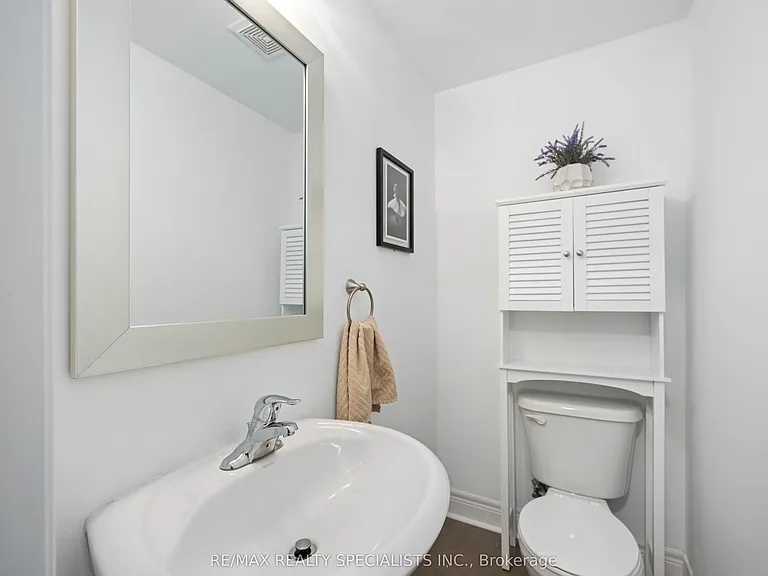 1864 Burnhamthorpe Rd E — Photo 21