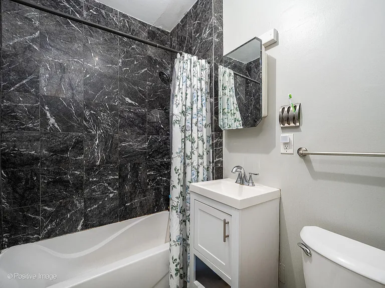 2118 W North Ave #G — Photo 13