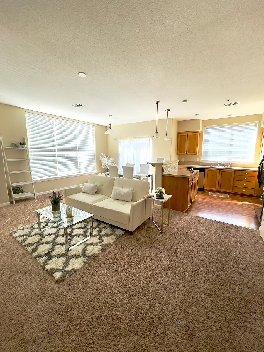 Building Photo - 10651 NE Red Wing Way #203