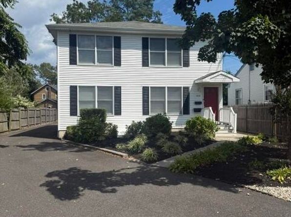 104 Curtis Ave