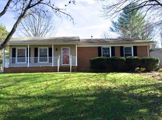 5606 Courtfield Dr, Greensboro, NC 27455