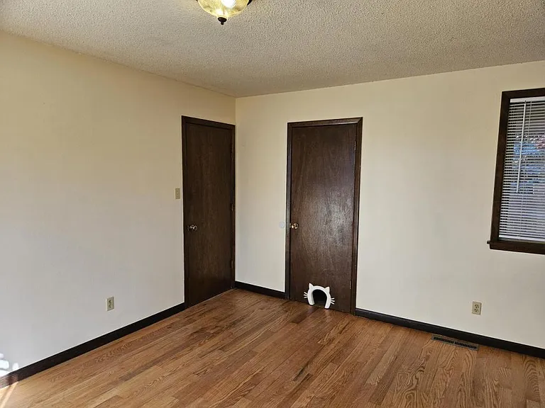 2425 Emery St — Photo 10