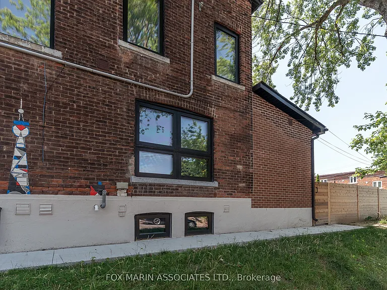 334 Shaw St #LOWER — Photo 32