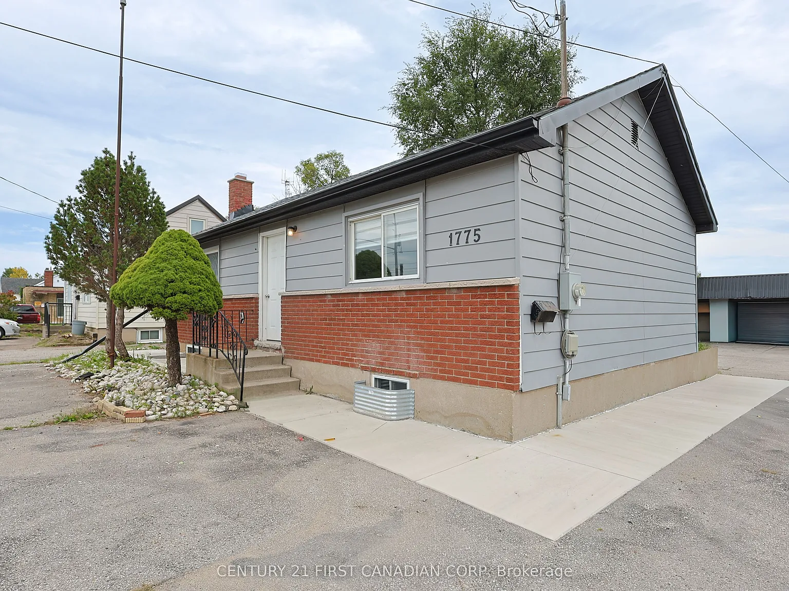 4 bed, $1,890 — Photo 2