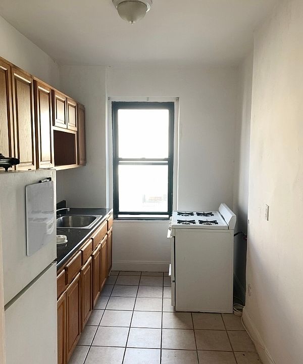 1st image of 2178 35th St APT 5F