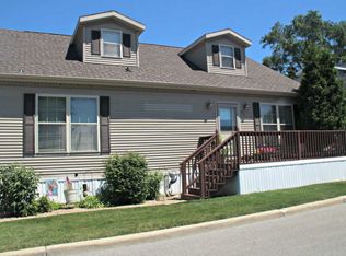 44 N Branch Rd, Northfield, IL 60093