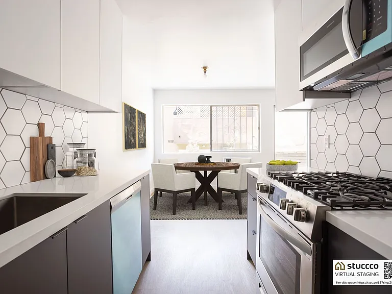 725 Hayworth Apartments — Photo 11