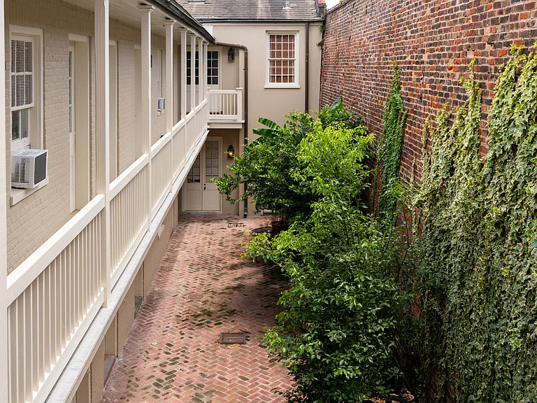 1018 Bienville St — Photo 36