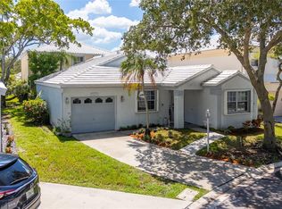 9424 NW 8th Cir, Plantation, FL 33324