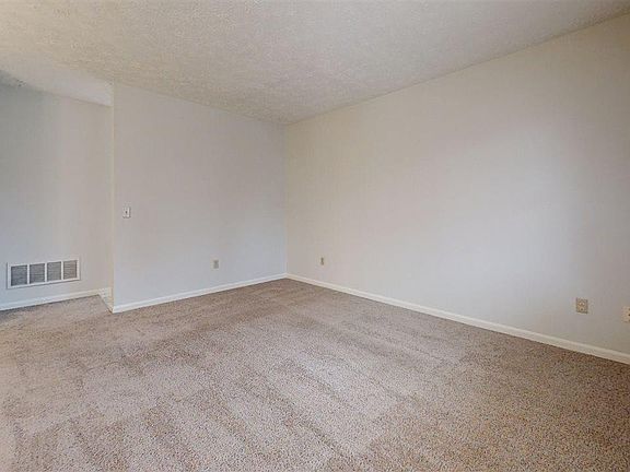4th image of 405 Agewood Dr