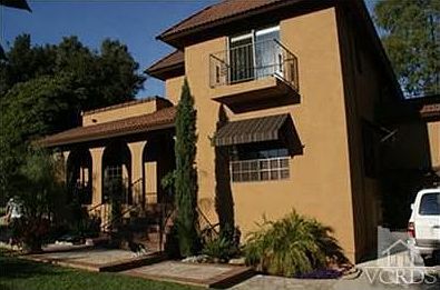 2nd image of 927 Cliff Dr