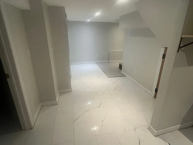 20 Payzac Ave — Photo 5