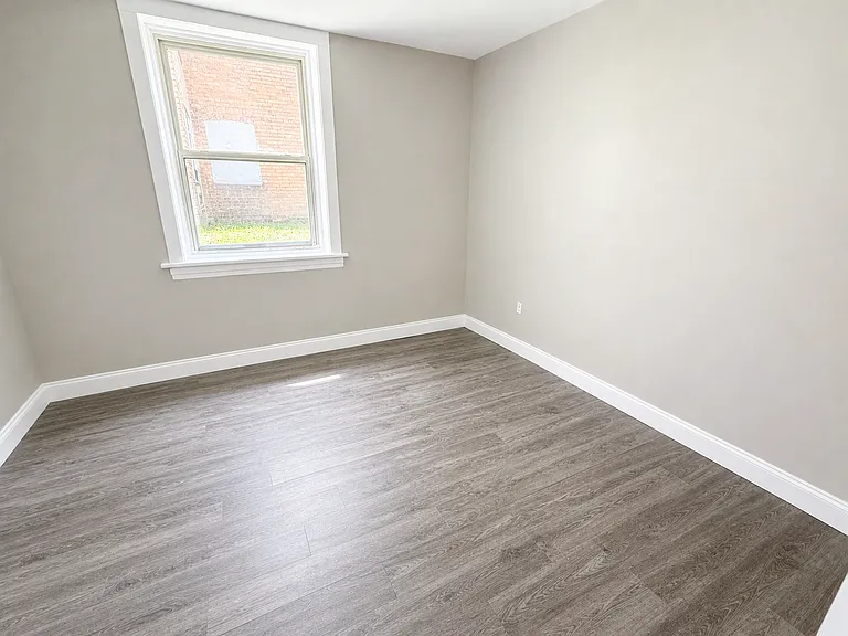334 Melwood Ave — Photo 2