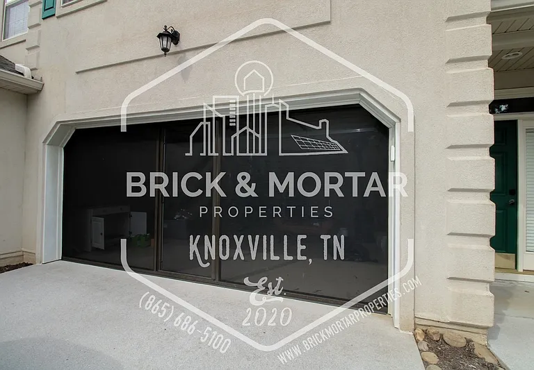 613 Chapel Point Ln — Photo 4