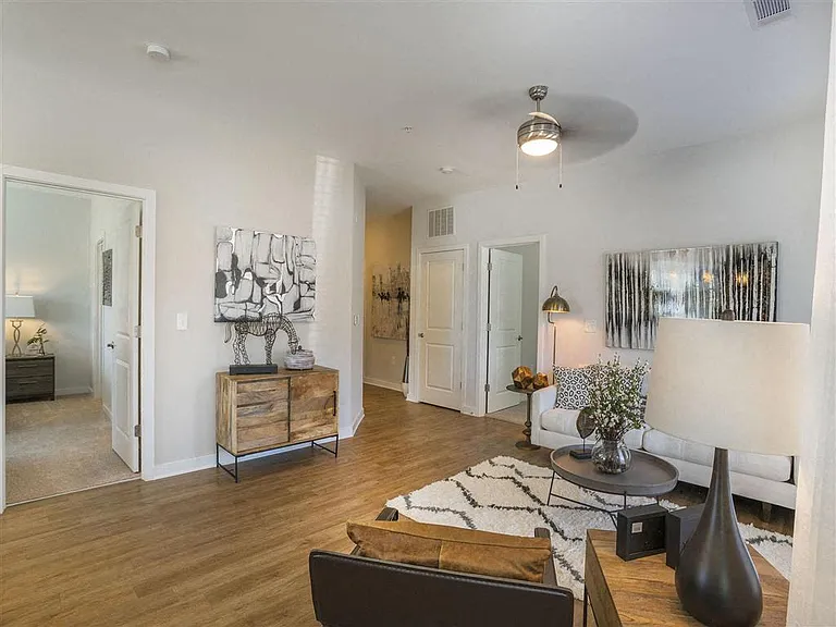 Pointe at Prosperity Village Apartments — Photo 41