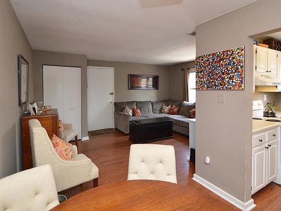 3rd image of 824 S Arlington Mill Dr #1-301