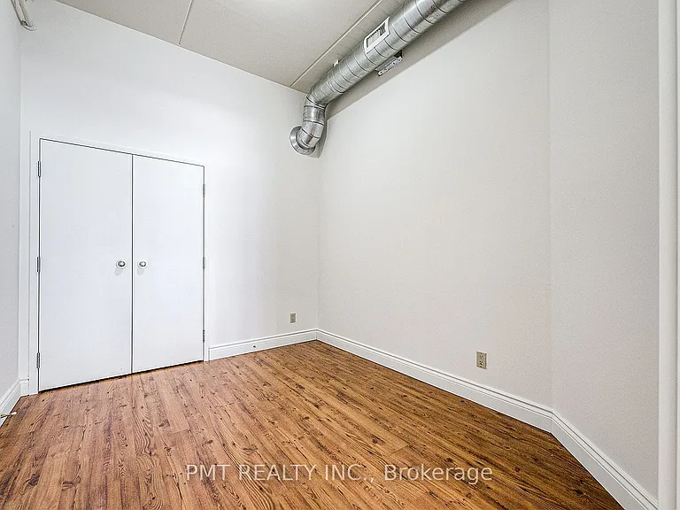 150 Colborne St #208 — Photo 14