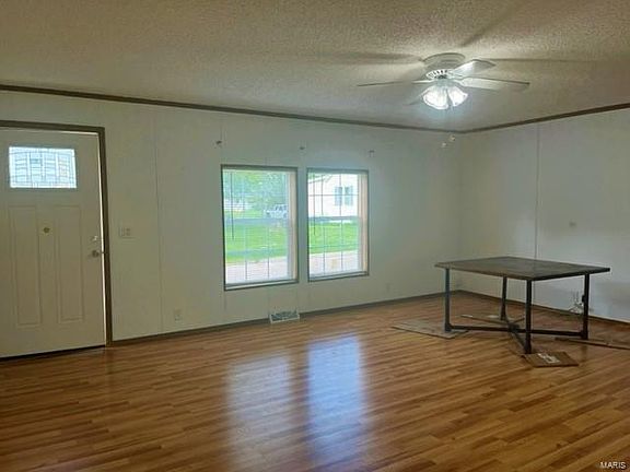 5th image of 811 E Apple Ave