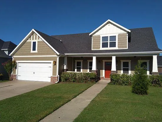 1308 Chancery Ln — Photo 1