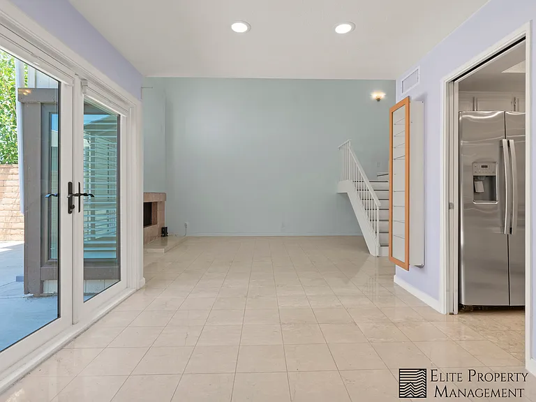 1409 Athena — Photo 16