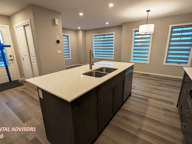 11 Carringford Rd NW — Photo 5