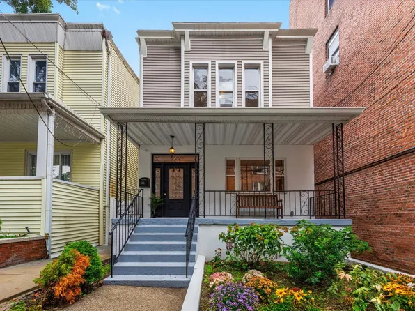 525 East 235th Street image 2 of 23