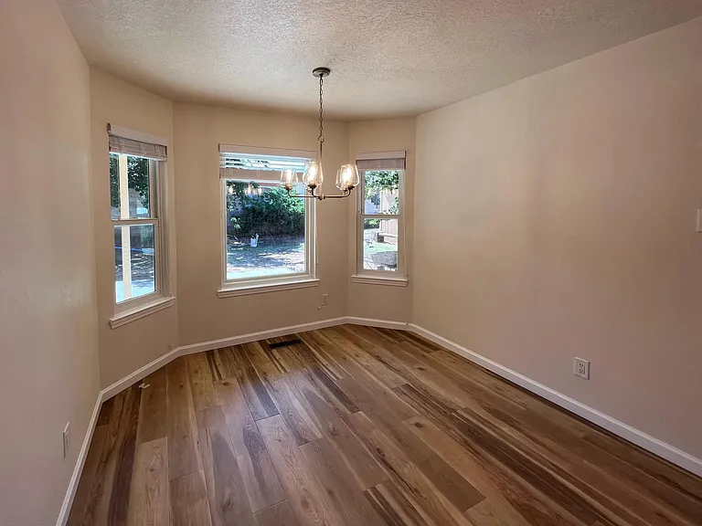 4328 Magnolia Dr NE — Photo 27