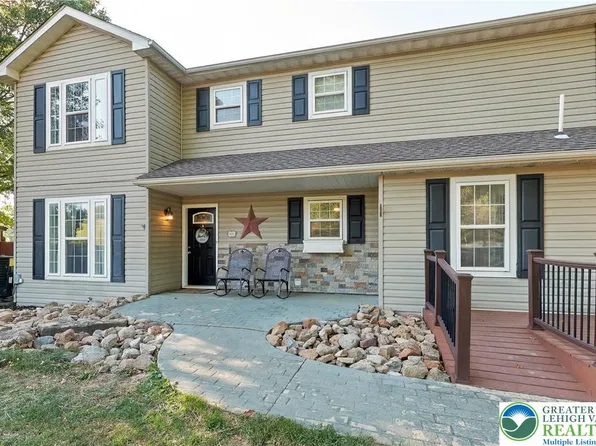7406 Falcon St, New Tripoli, PA 18066