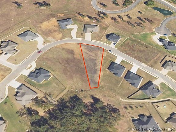 5th image of 550 Woodlands Dr