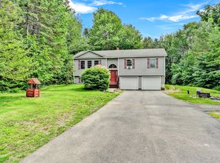 196 Lakeview Rd, Glenburn, ME 04401