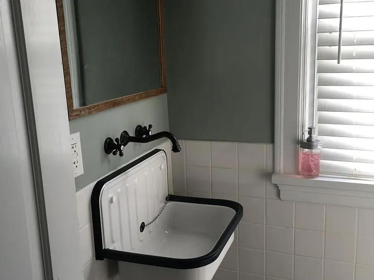 324 Oakley Ln — Photo 14