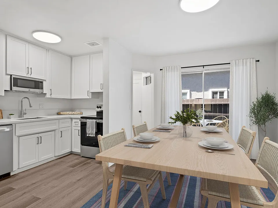Welcome to 830 E. Coronado Ave.