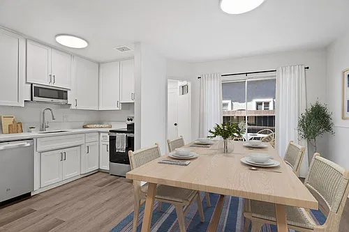 Welcome to 830 E. Coronado Ave. Photo 1