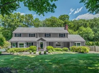 240 Village Ln, Southport, CT 06890