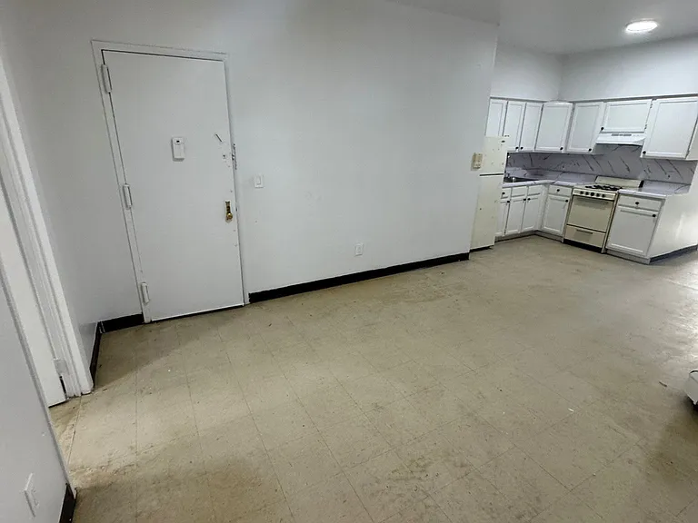 142 Orchard St #2R — Photo 1