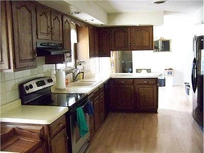 5th image of 717 E Pleasant Ave