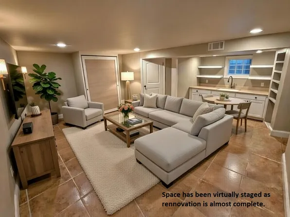 831 Forrest Glen Dr, Old Hickory, TN 37138