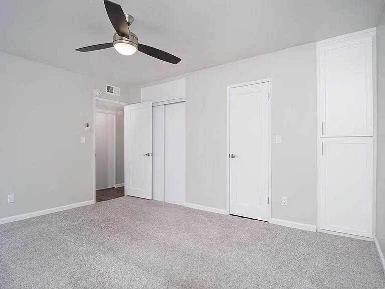 Los Robles Apartments — Photo 31