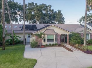 16915 Deer Island Rd, Tavares, FL 32778