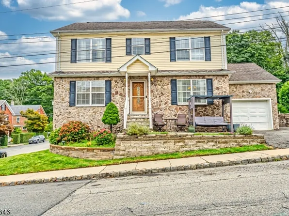 8 Spruce St, Dover Town, NJ 07801